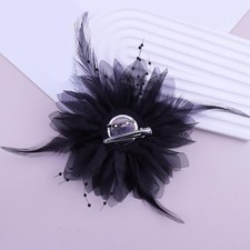 Coglione di piume con spalla di fiore camelia per gioielli da sposa in