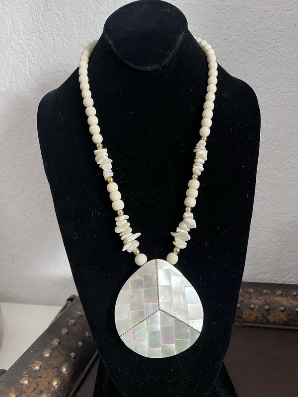 Vintage Mother Of Pearl & Abalone Necklace