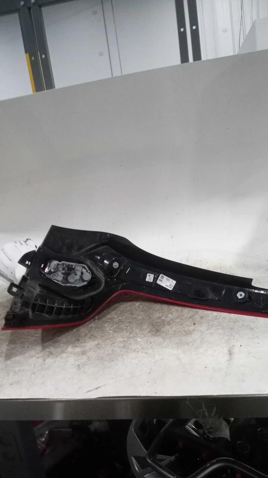 Used Left Tail Light Assembly fits: 2016 Volvo V60 Left Grade A - Image 2 of 4