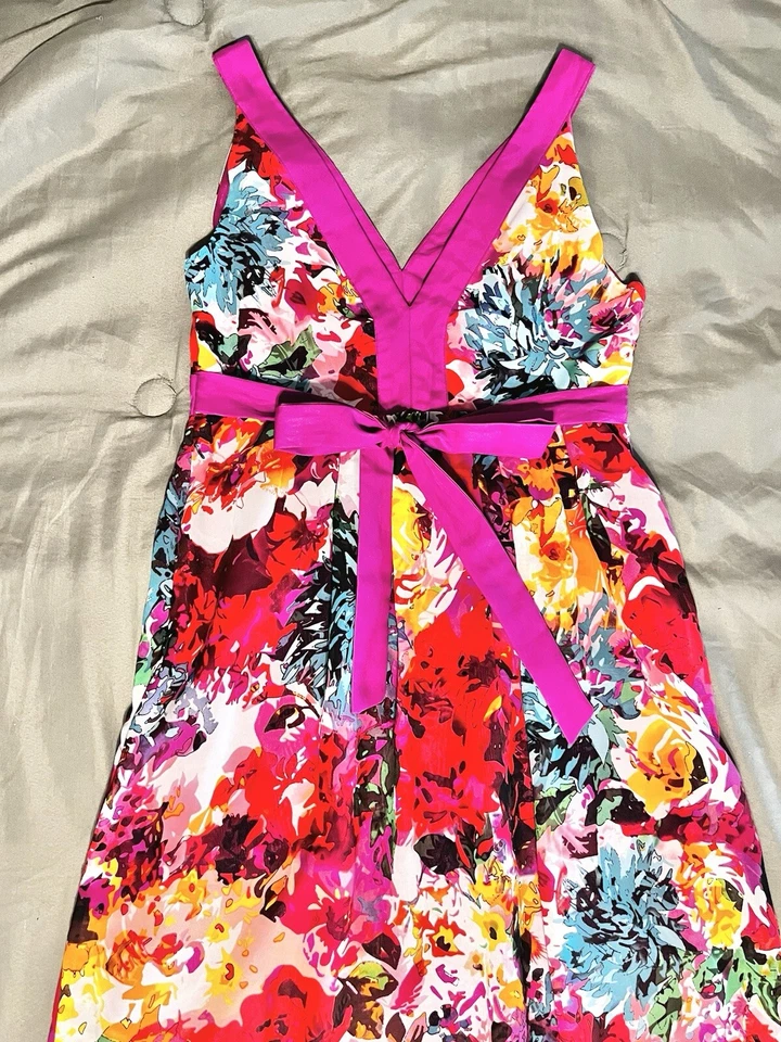 VESTIDO MAXI FLORAL ROSA FÚCSIA sem mangas New York & Co tamanho M - Imagem 2 de 4