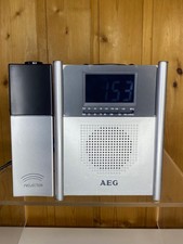 AEG 400161 Projektions Radiowecker digital silber schwarz