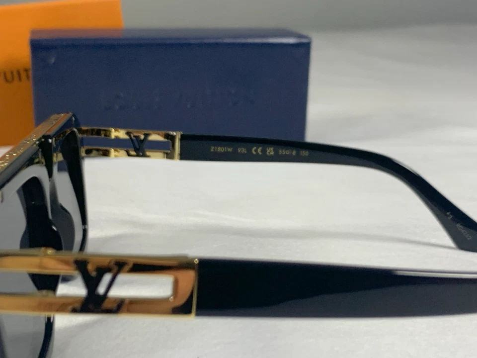 Louis Vuitton Z1801W Mens Sunglasses Black & Gold | Pre-Owned | - Image 4 of 4