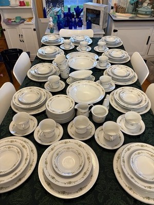 96 Pc. FOUR CROWN CHINA Set Westchester 368 Service For 12 Japan Green/yellow