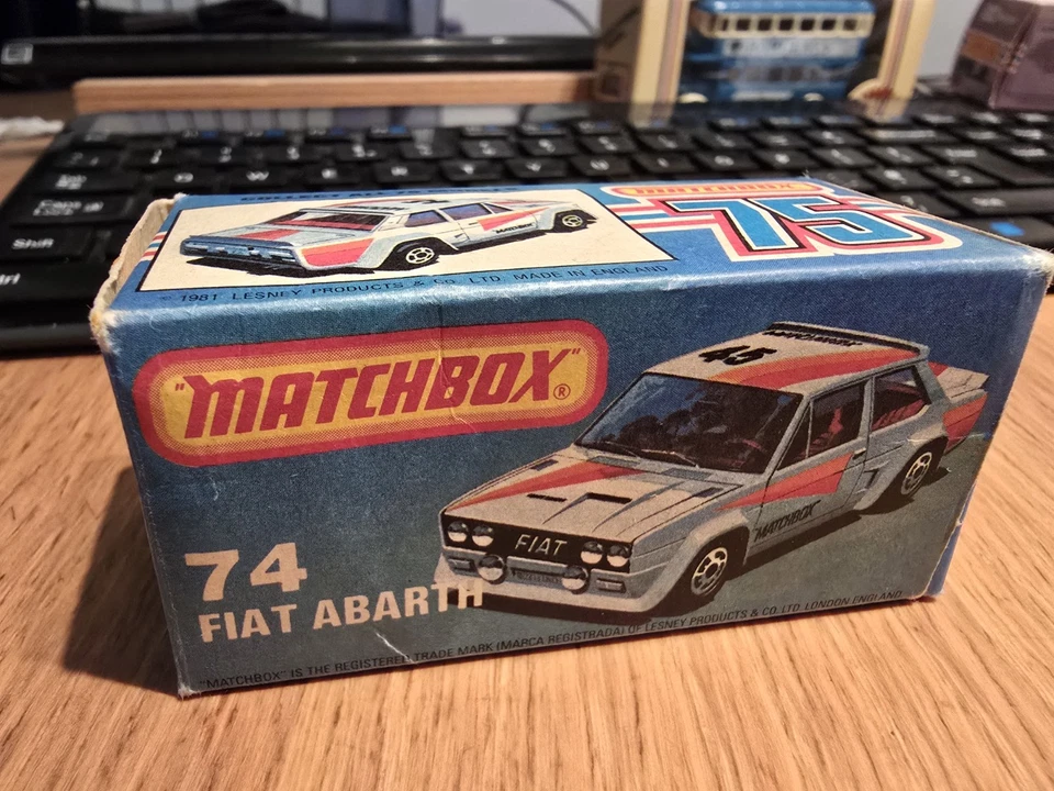 Matchbox 74 Fiat Abarth – Boxed — 第 3/4 张图片