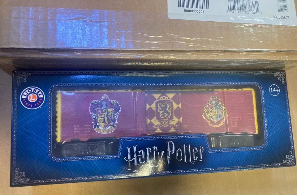 Lionel 83938 Hogwarts Gryffindor Boxcar New in Box - Image 2 of 3