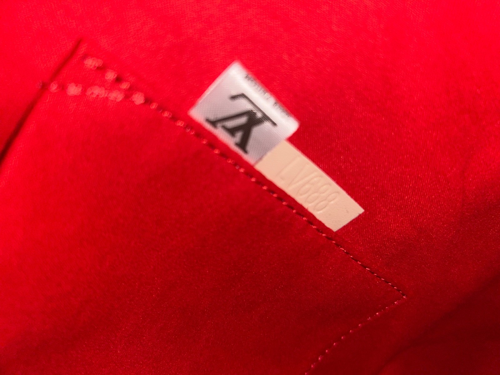 Supreme Limited Edition Louis Vuitton 🎒 RARE ! Imported image 4
