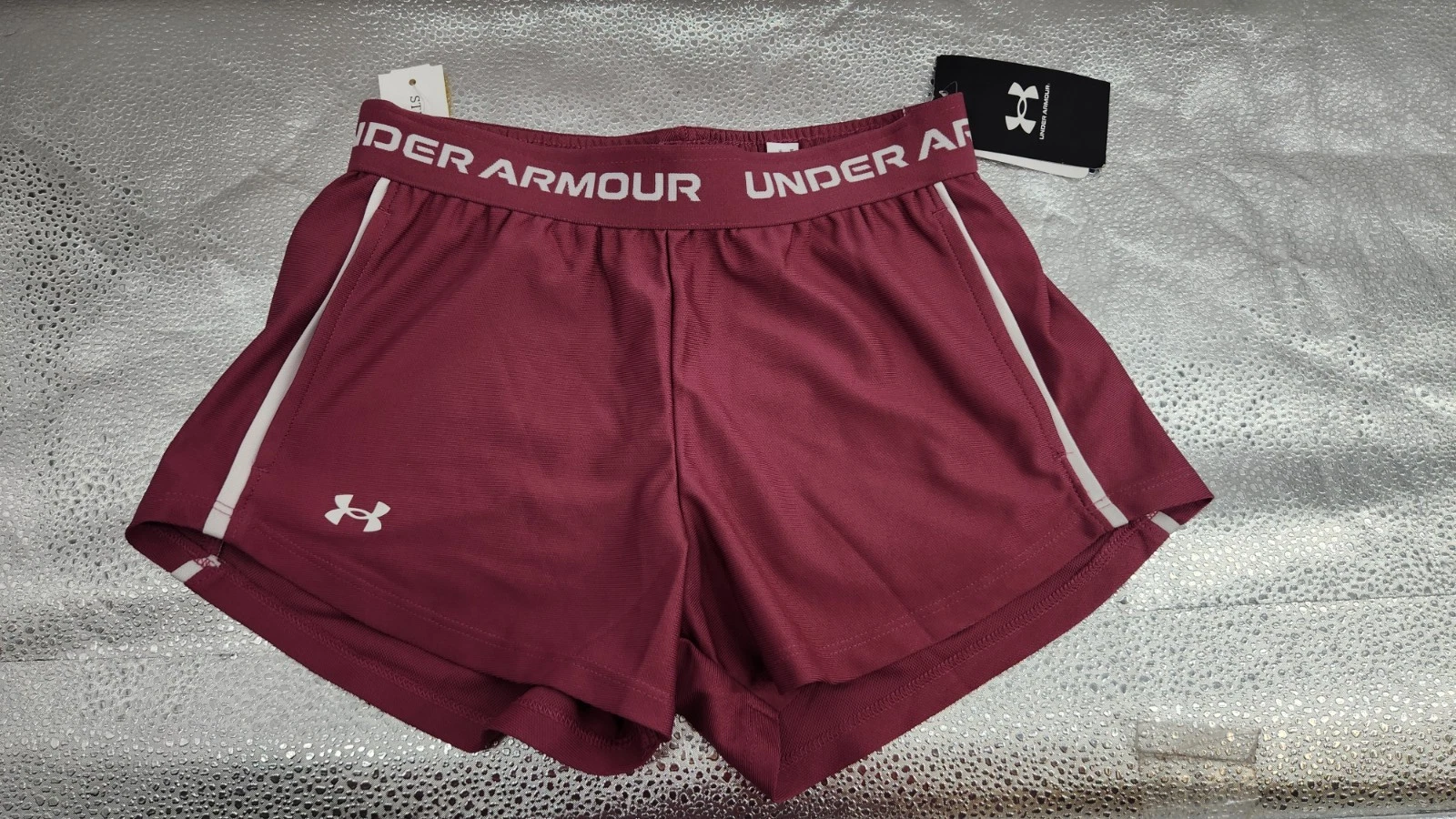 Under Armour Girls Size Medium Burgundy Play Up Active Knit Shorts NWT