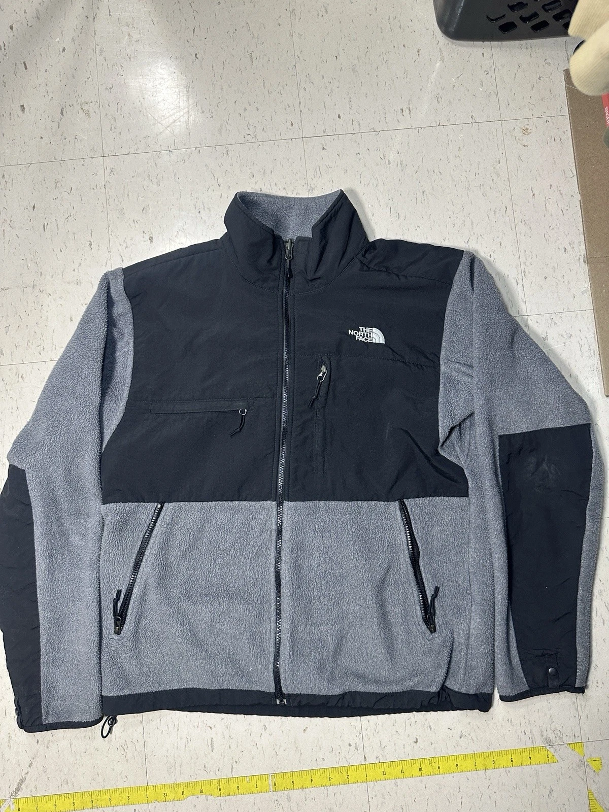 The North Face Gray Black Men's Full Zip Outdoor Jacket Zipped Pockets M