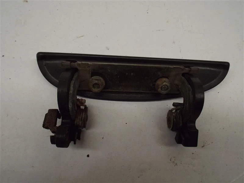 Passenger Right Door Handle Exterior Front Fits 98-01 METRO 193280 - Image 2 of 3