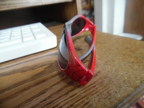 Spiderman Red & gray kids sunglasses - Picture 2 of 3