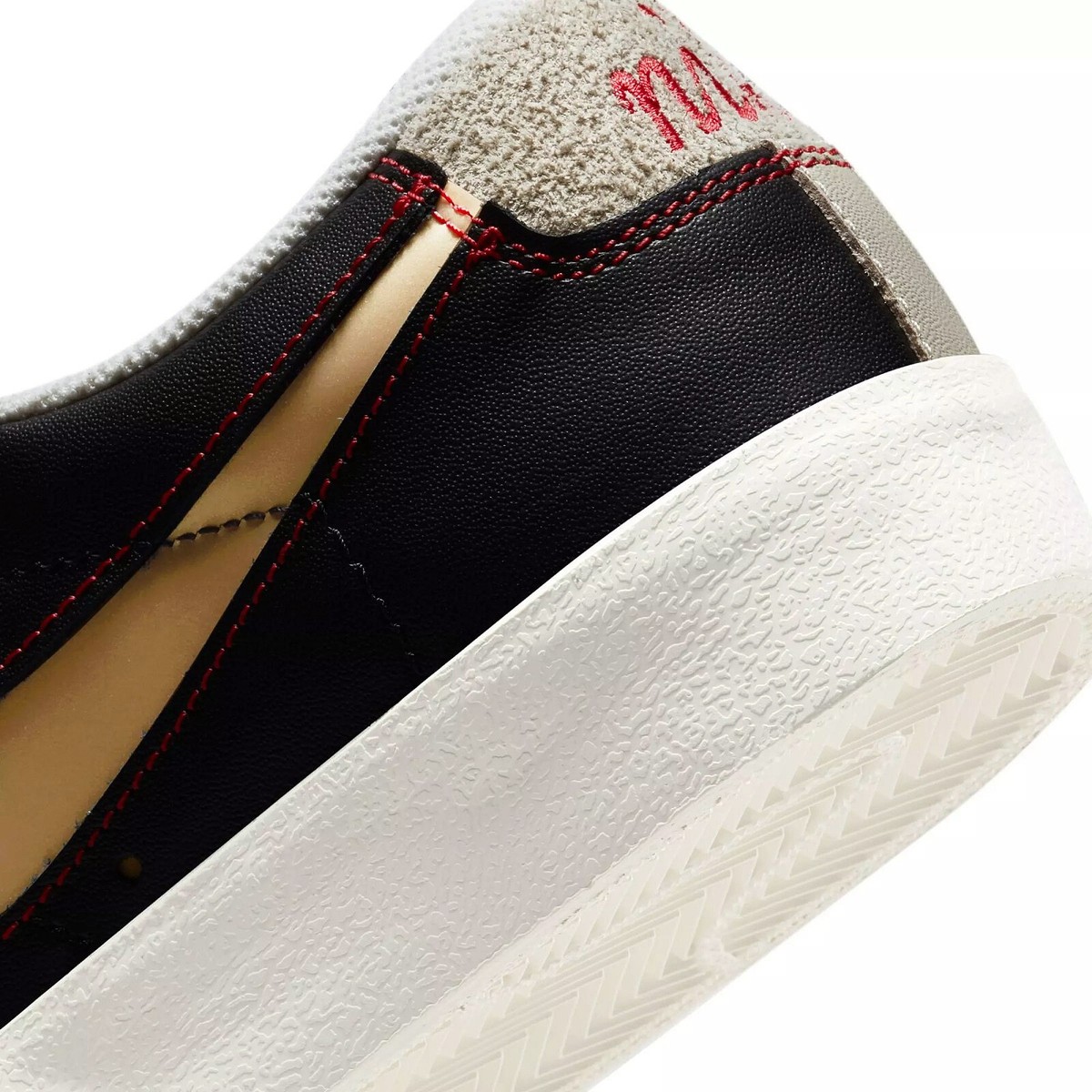 Nike Blazer Low 77 Mens Premium \'Removable Swoosh\' PRM Size 6.5 Shoes DH4370-001 Amazon.com | Nike Low 77 PRM Trainers - Light Bone Summit  main image 2