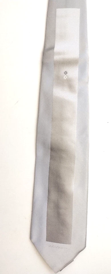 Corbata Dolce Gabbana Gris Plata Colocada Paneles Traje Formal Nuevo con Etiquetas y Caja Foto 4 de 4