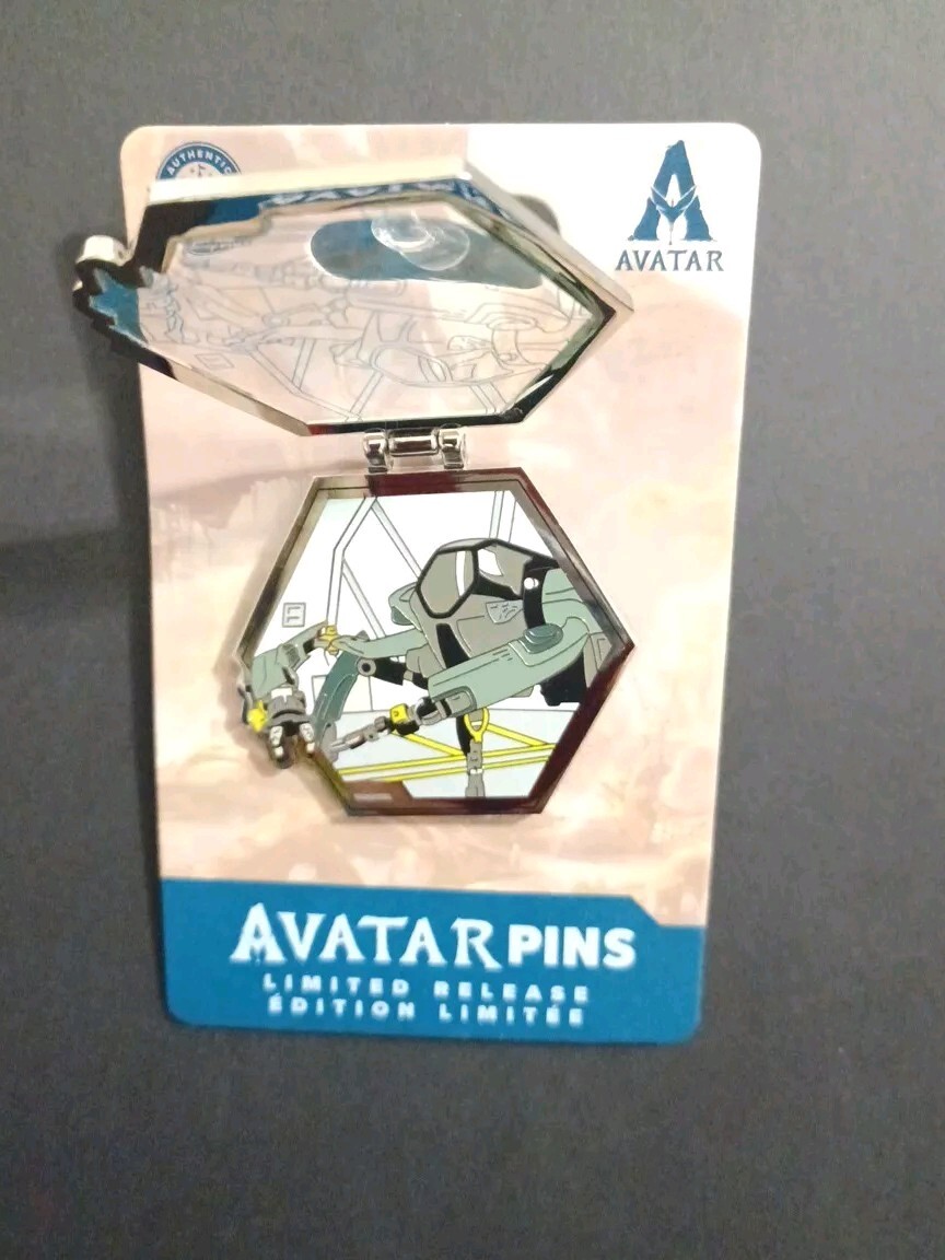 Disney Pandora World Of Avatar The Way Of The Water Crab Suit LR Pin New LR Pin