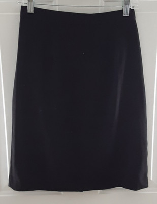 Unlabeled Short Straight Black Microfiber Skirt, Back Zip & Hook - Size 6