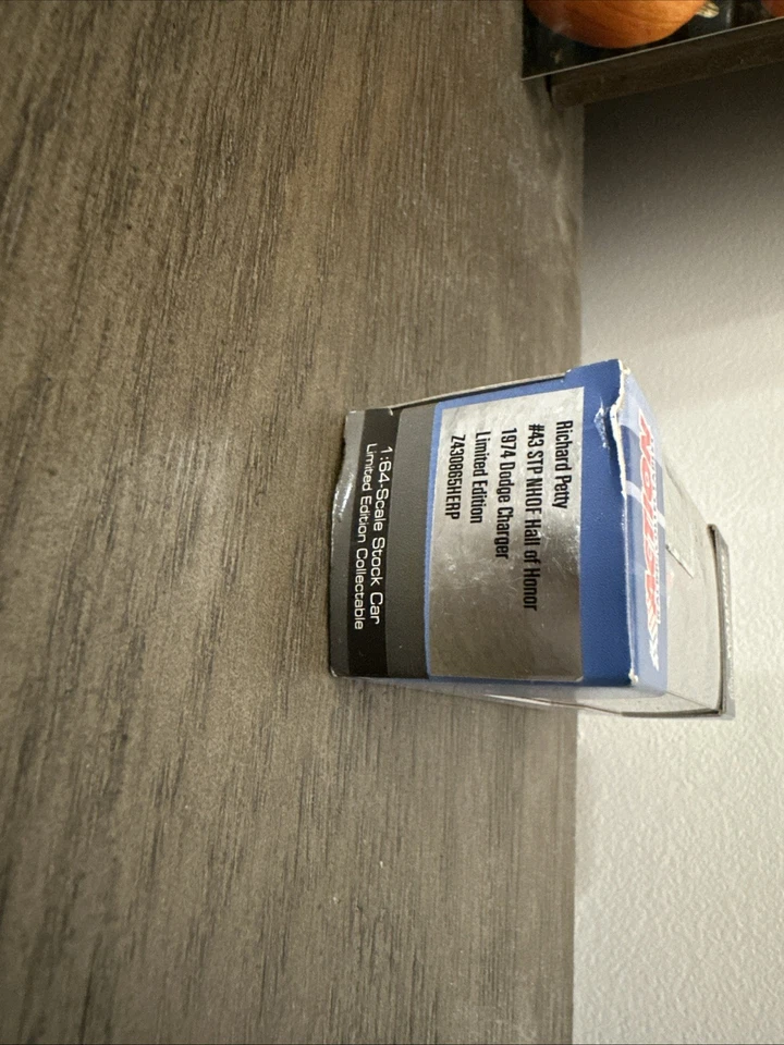 Dodge Charger #43 Richard Petty 1974 Salón de Honor Fama 1/64 Foto 3 de 3