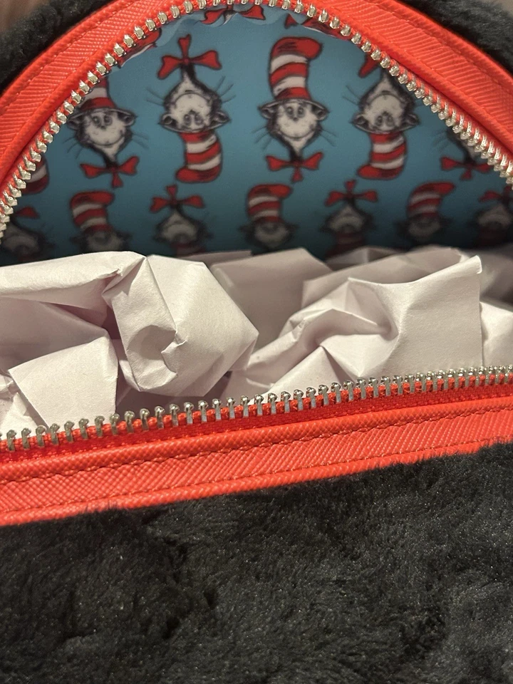 Mini Mochila Loungefly Cat in the Hat Universal Studios Dr Seuss Exclusiva Nueva con Etiquetas Foto 3 de 4