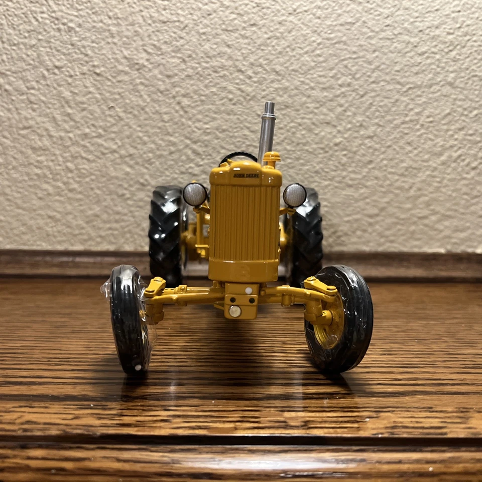 NIB 1/16 Limited Edition Industrial Series John Deere 40U Yellow ZFN16189A - Image 2 of 4