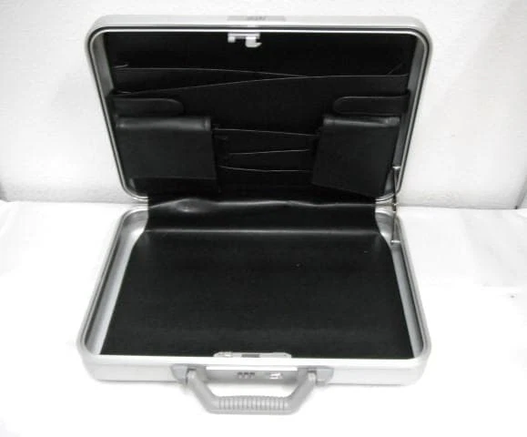 Zero Halliburton Aluminium Brief attache case Business Bag Dial Lock Silver Used - Image 3 of 4