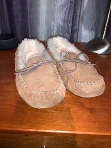 youth ugg moccasins