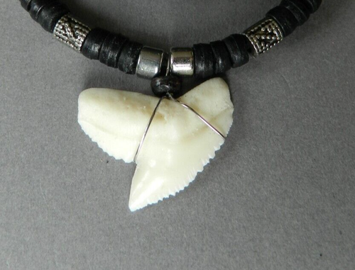 LARGE REPLICA SHARK TOOTH NECKLACE MENS BOYS BRACELET PENDANT SET SHARKS TEETH - Picture 4 of 4