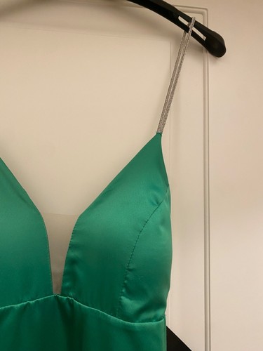 Abito lungo da cerimonia; marca Rinascimento. Mai usato,completo della sua Stola - Foto 2 di 11