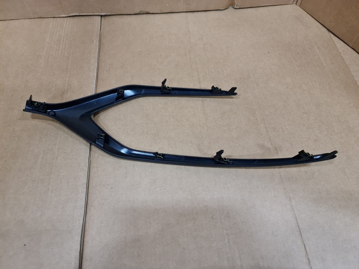 6402A393 Mitsubishi Garnish, fr bumper side, lh 6402A393, New