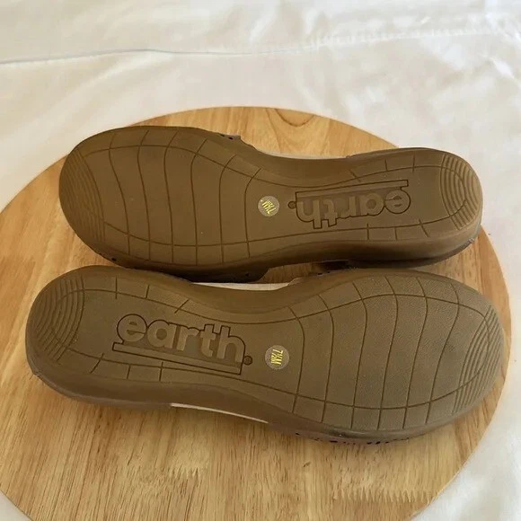 Mary-Janes perforado de cuero tierra - Brynn 7,5 M Foto 2 de 4