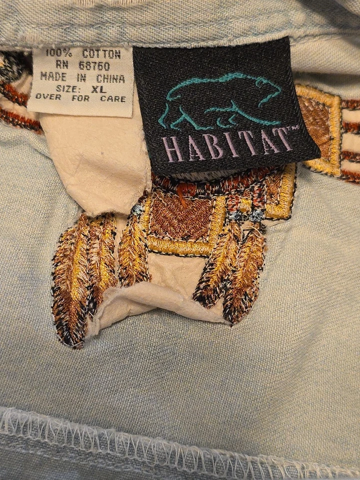 Vintage Habitat Long Sleeve Light Blue With Native Graphics Size XL, Wolf Graphi - Image 3 of 4