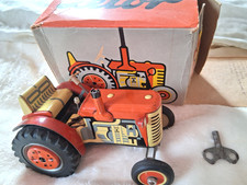 Zetor clockwork tin tractor original box and key 1970s KDN working scale model
