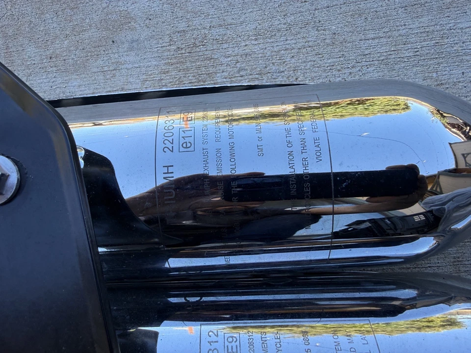 Triumph Scrambler 2016 doble escape con soporte de montaje y escudo Foto 4 de 4