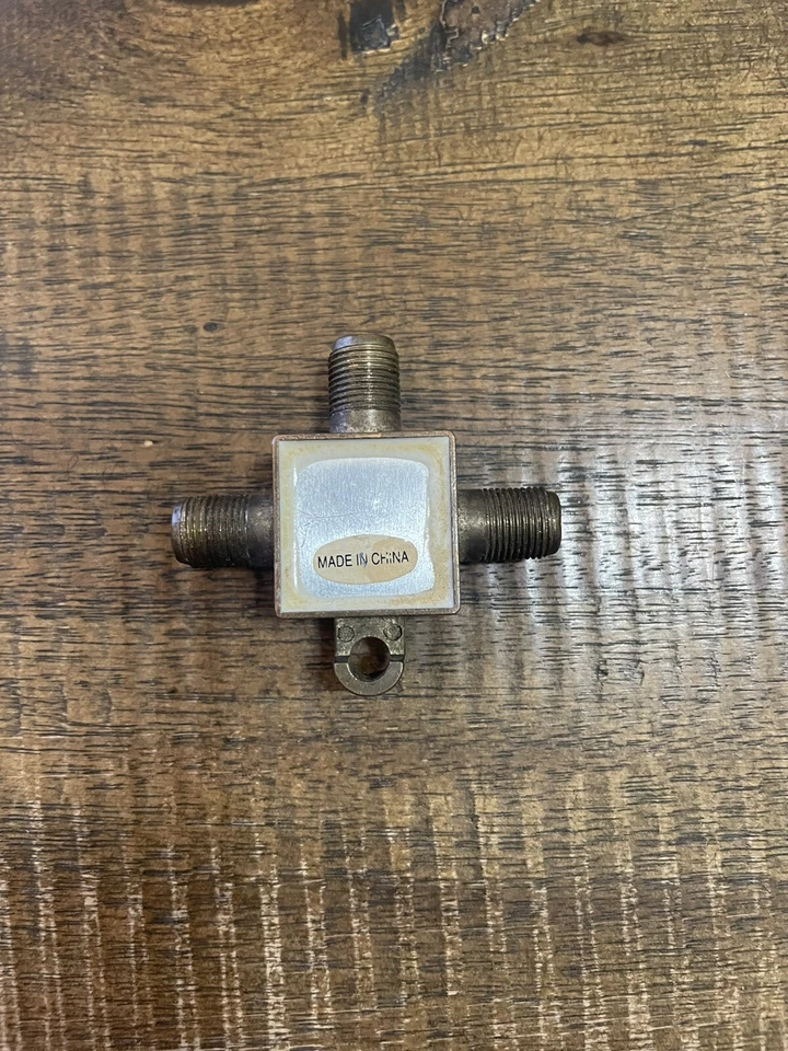 2-Way Signal Coaxial Splitter 5-900 MHz - Image 2 of 2