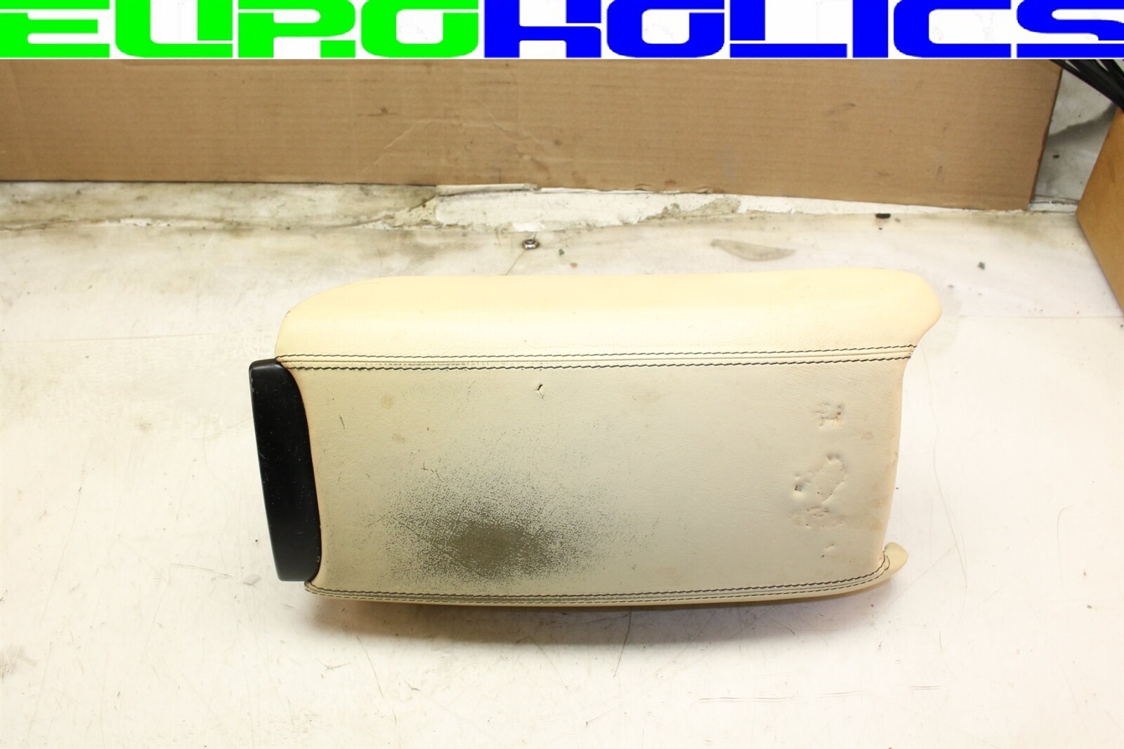 Maserati M139 Quattroporte 04-08 Center Console Arm Rest Compartment Lid Beige