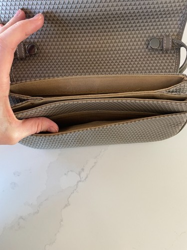 Beautiful-1983 Liz Claiborne Purse -Genuine Leather - Liz Claiborne Inc - Picture 5 of 9