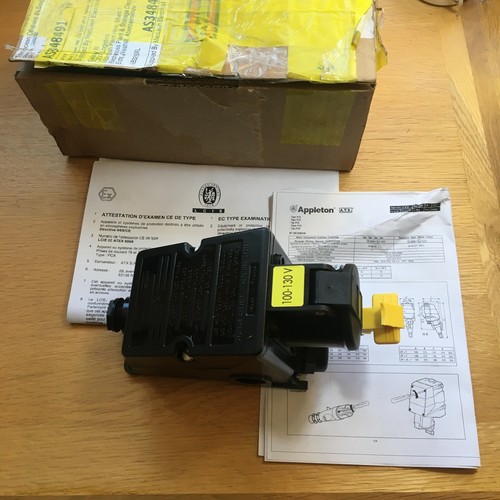TOMA DE CORRIENTE DE PARED APPLETON PRE316RY PCX ATX 16A 100-130VAC 1 BANDA ELÉCTRICA, NUEVA - Imagen 2 de 10