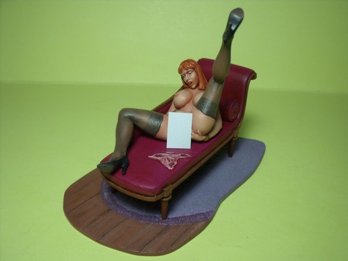 1/18 FIGURE GIRL SEGOLENE VROOM PAINTED FOR NOREV AUTOART CMR MINICHAMPS - Picture 2 of 2