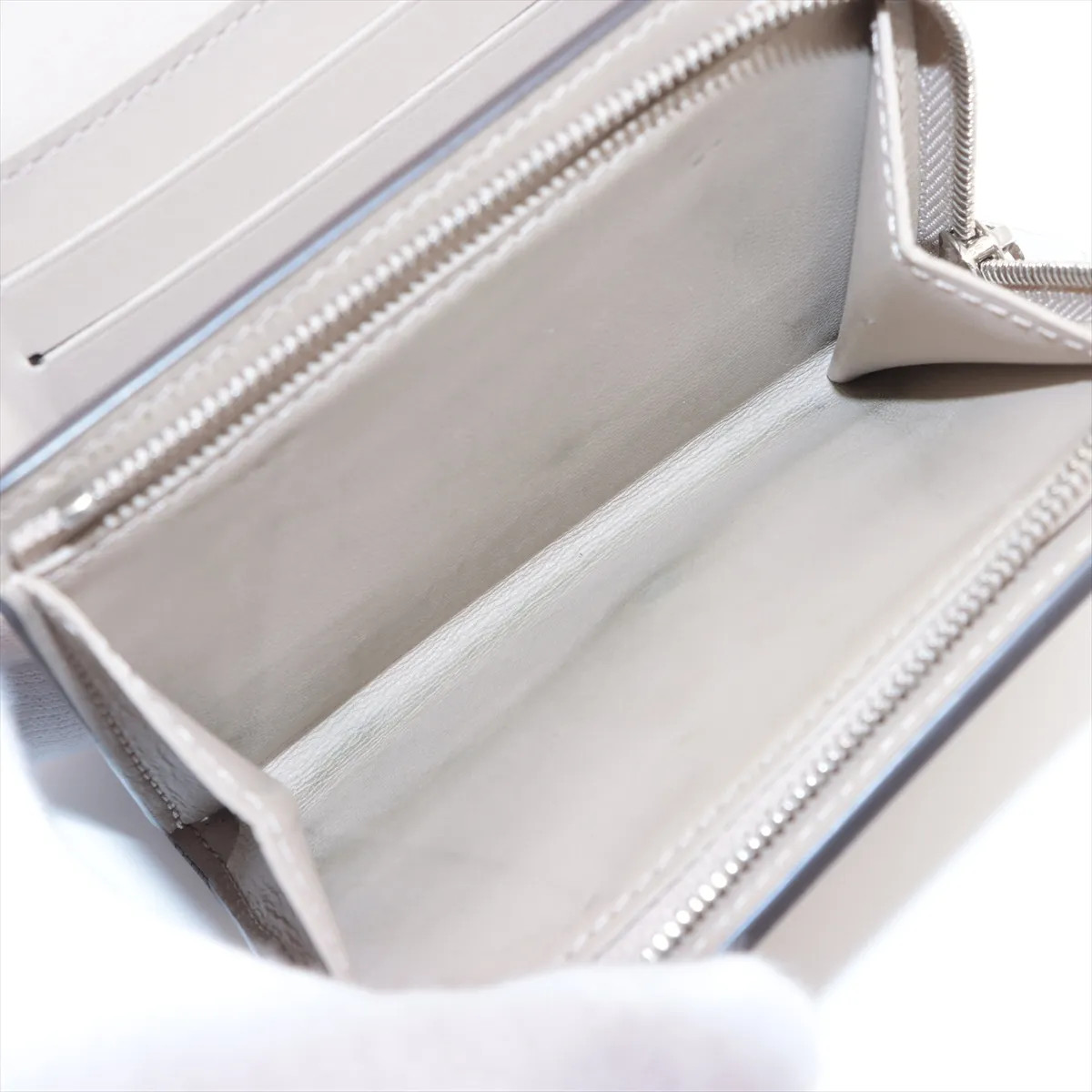 Louis Vuitton Mahina Portefeuille Iris Compact M62542 Gare Compact Wallet thumbnail 6