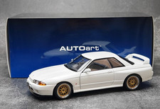 AUTOart 1/18 Nissan Skyline GT-R R32 V-SPEC II White Diecast Car Model 77416