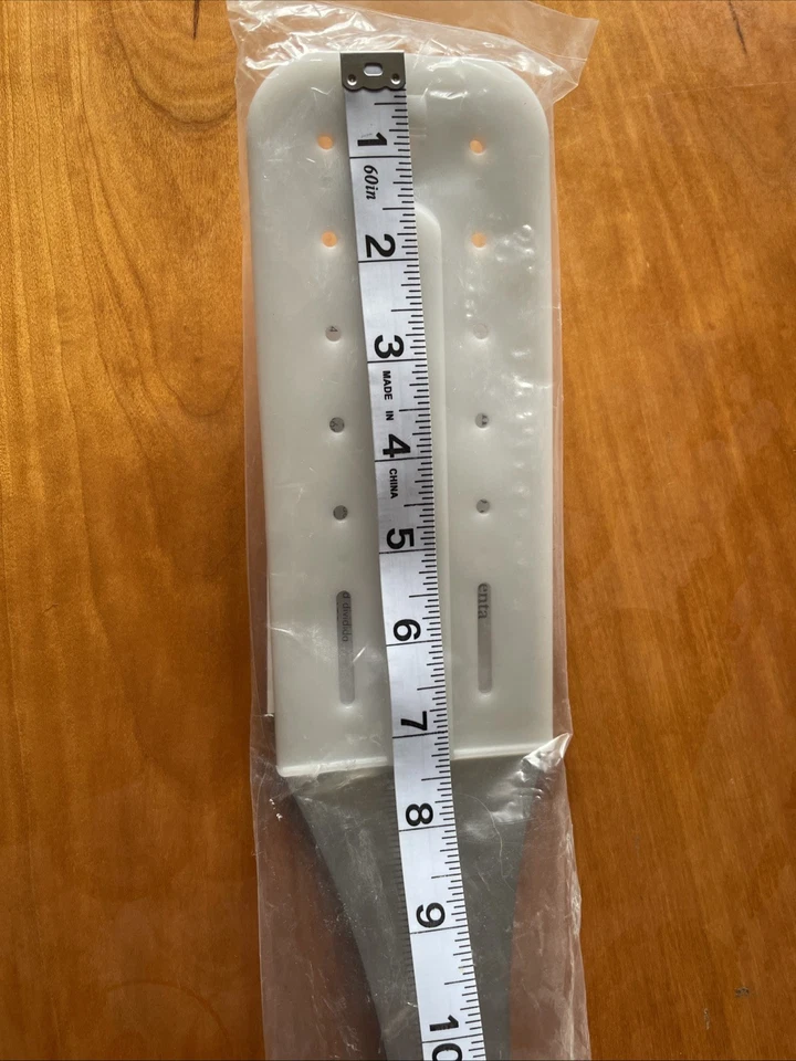 Pampered chef BBQ Slotted flexible Turner W/cover, 19” #2694 - Image 3 of 4