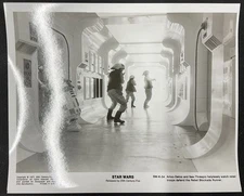 1977 Star Wars A New Hope 8x10 Press Photo - R2-D2, C-3PO & Rebels