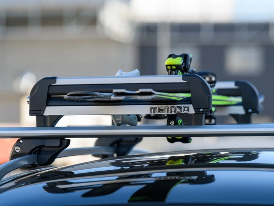 PORTASCI AUTO PER BARRE DA TETTO 4 PAIA DI SCI O 2 SNOWBOARD MENABO ICEBERG - Immagine 2 di 4