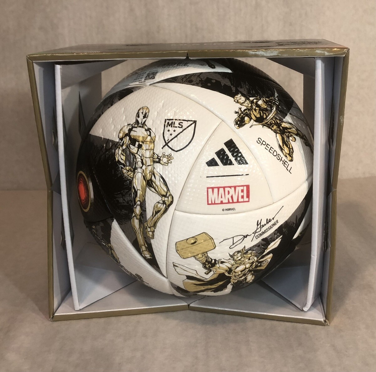 Great condition/ comes with box. Marvel Adidias NYCC 2019: adidas and Foot Locker Team Up for  main image 2