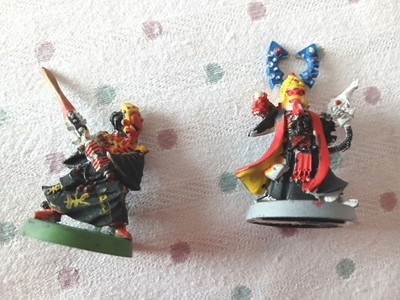 2 Warhammer Figuren