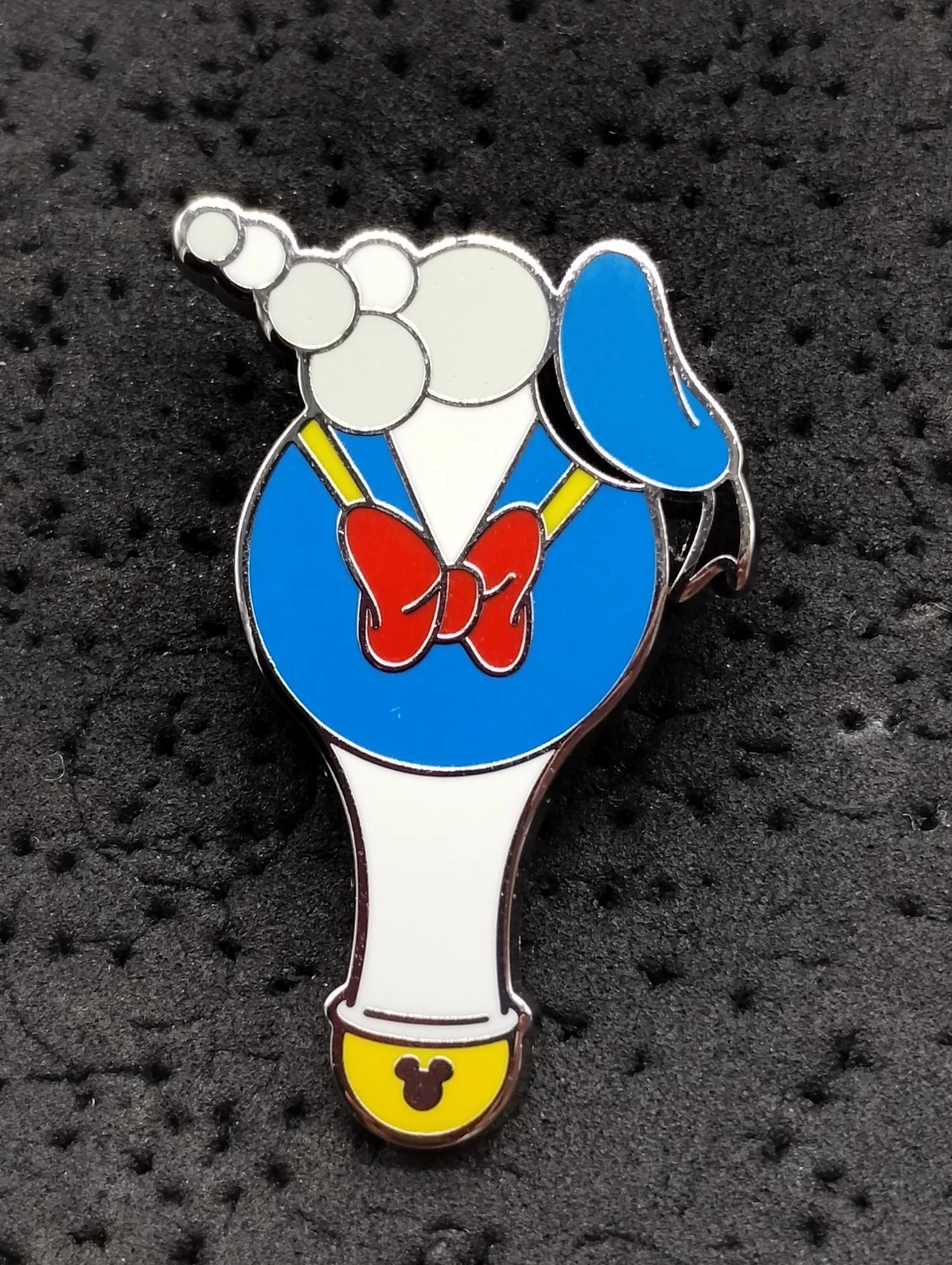 2025 Disney WDW Hidden Mickey Wave B Donald Duck Bubble Wand Trading Pin