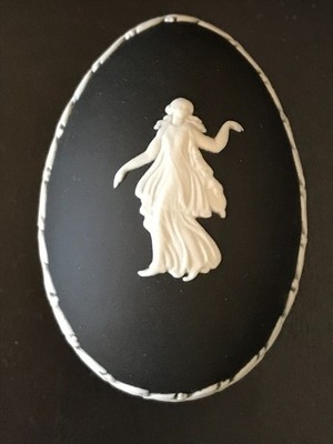 Wedgwood Black Jasper Ware Dancing Hours Ei Schmuckschatulle in sehr gutem Zustand