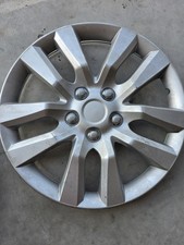 One Used Wheel Cover Hubcap  2013-2018 Nissan...