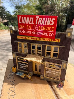 o scale HARDWARE STORE WITH MADISON HARDWARE MILLER ENG. SIGN.