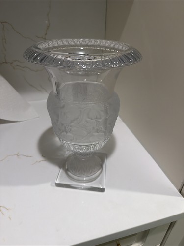 Vase Lalique Of “Versailles” Style Urn Frosted Heavy 12”