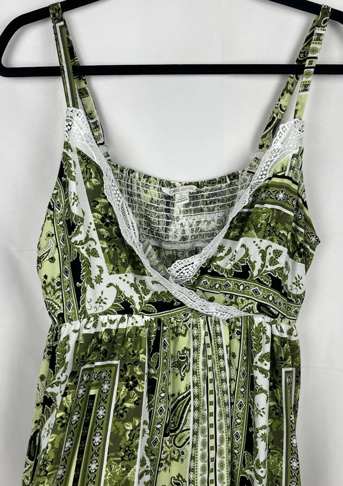 Top Babydoll grande para mujer Cato inspirado en Y2K verde hadas cachemira floral Foto 3 de 4