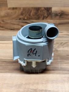 Bosch Siemens Neff Umwälzpumpe Heizpumpe Motor 9000.877.349 / 9000877349