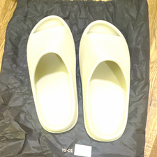 Yeezy YS-01 Beige Rubber Slide Sandals Logo Accent Comfort Slip On US 9